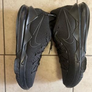 Nike Lebron 17 XVII Low Triple Black CD5007-003 Size 11 like new